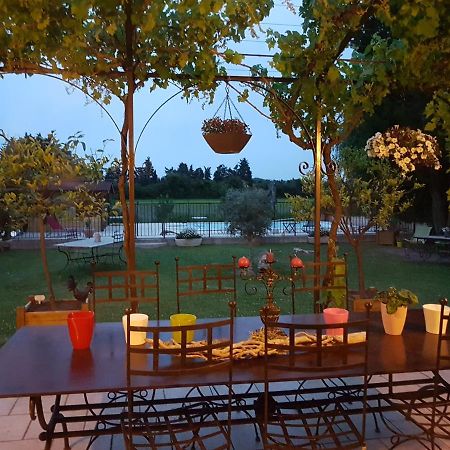 Fleur De Garance Bed & Breakfast Le Thor Luaran gambar