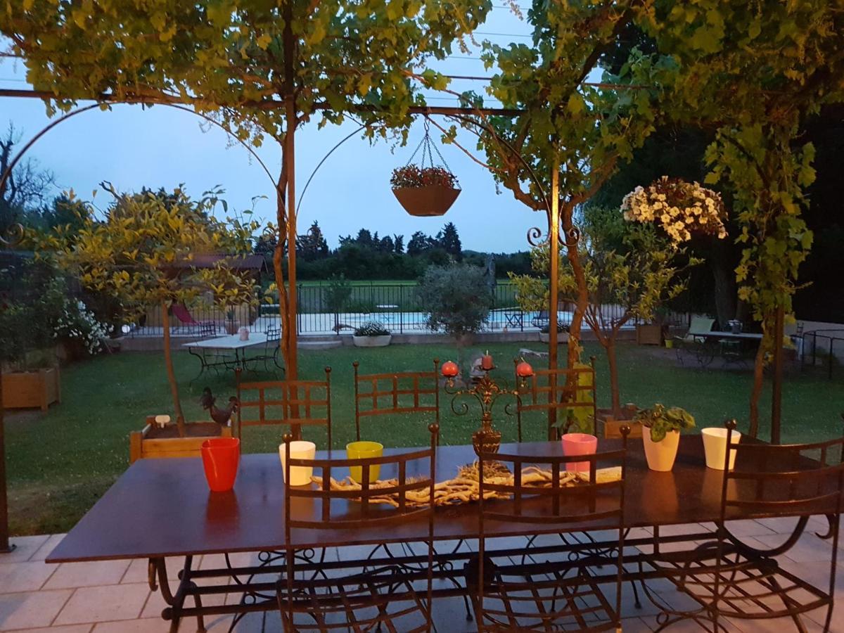 Fleur De Garance Bed & Breakfast Le Thor Luaran gambar