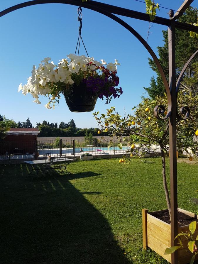 Fleur De Garance Bed & Breakfast Le Thor Luaran gambar