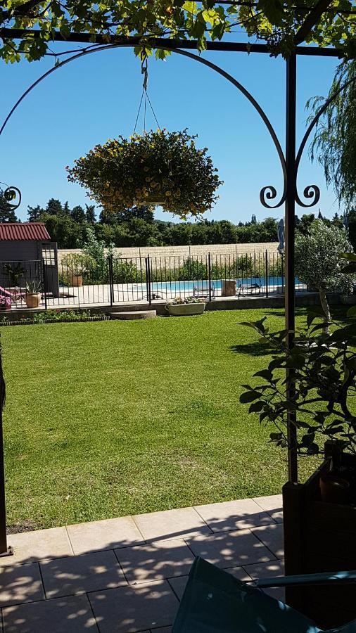 Fleur De Garance Bed & Breakfast Le Thor Luaran gambar
